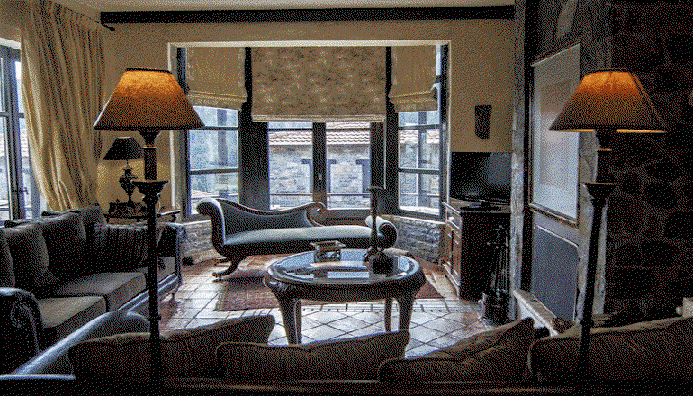 Ostra Menalon Luxury Suites