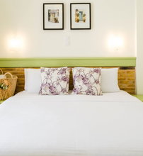 Saronis Hotel