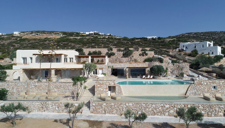 Mythic Exclusive Retreat Paros