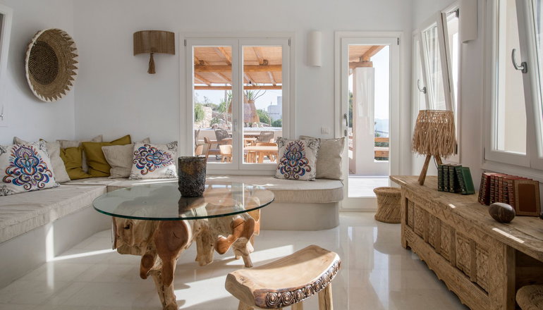 Mythic Exclusive Retreat Paros
