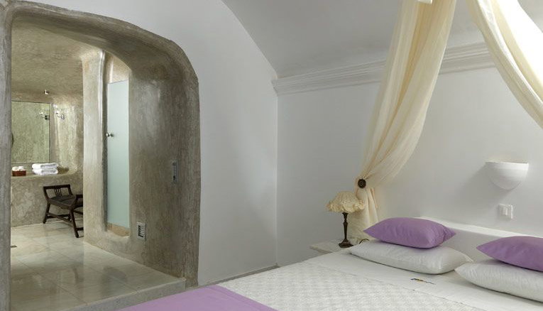 4* Iliovasilema Suites Santorini