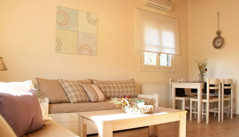 Lithos Stoupa Villas