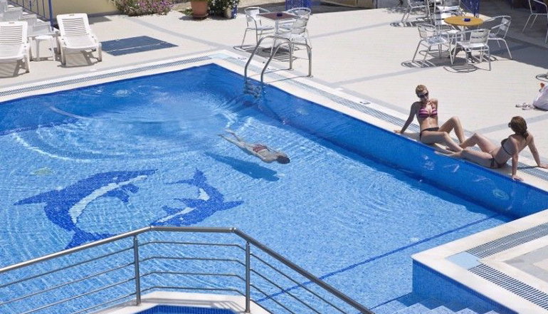 Stratos Hotel