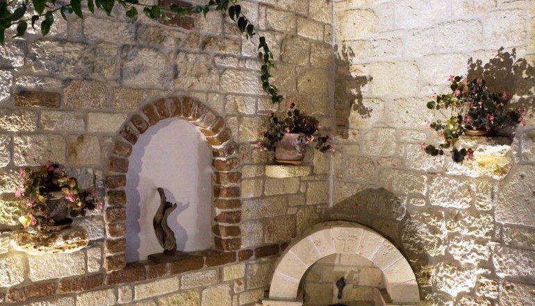 Stratos Hotel
