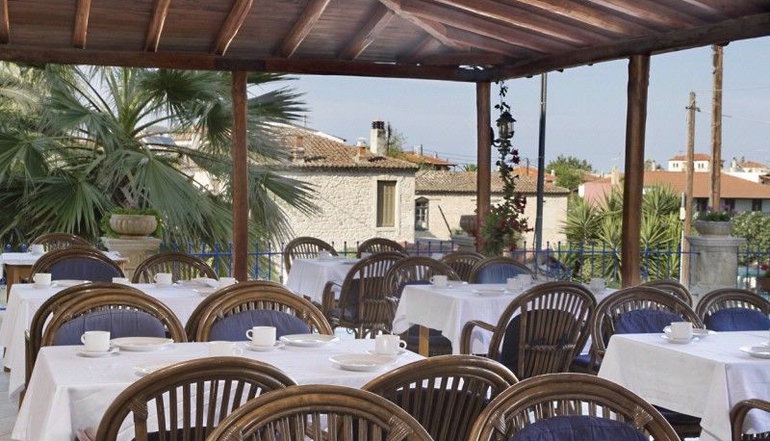 Stratos Hotel