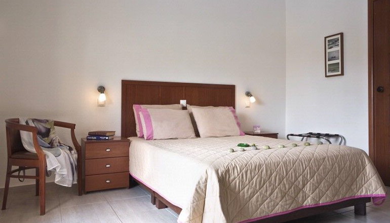 Stratos Hotel
