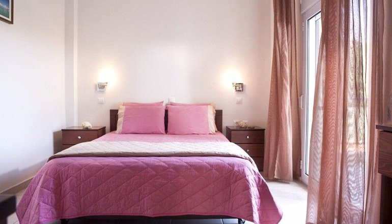 Stratos Hotel