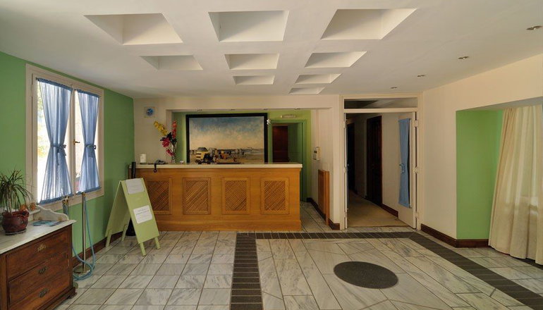 Golden View Beach Hotel