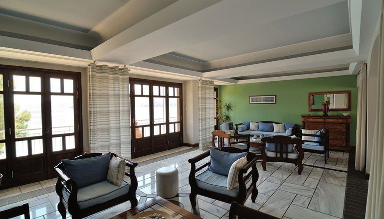 Golden View Beach Hotel