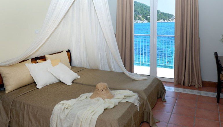 Golden View Beach Hotel