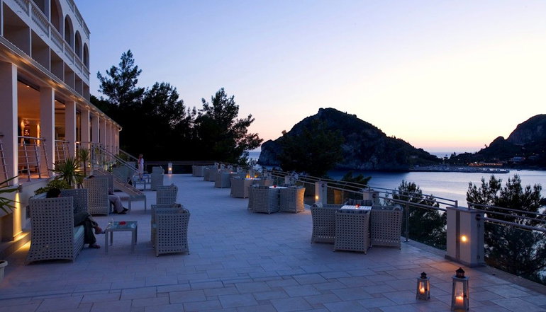 4* Akrotiri Beach Hotel