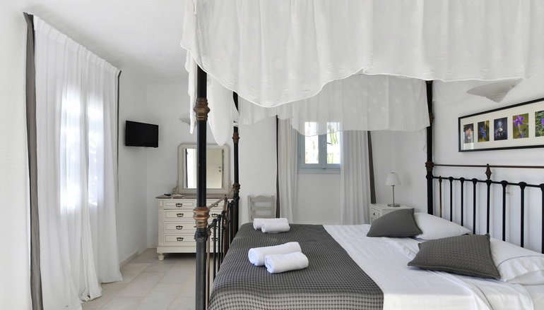 Anthos Apartments