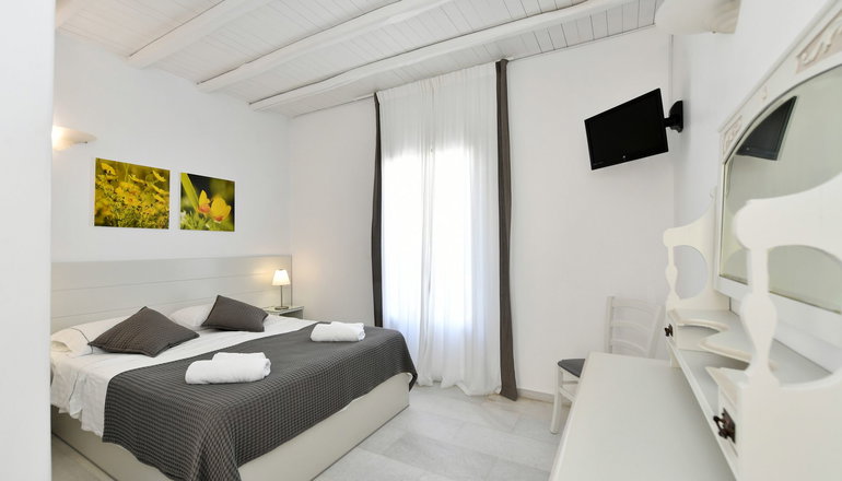 Anthos Apartments