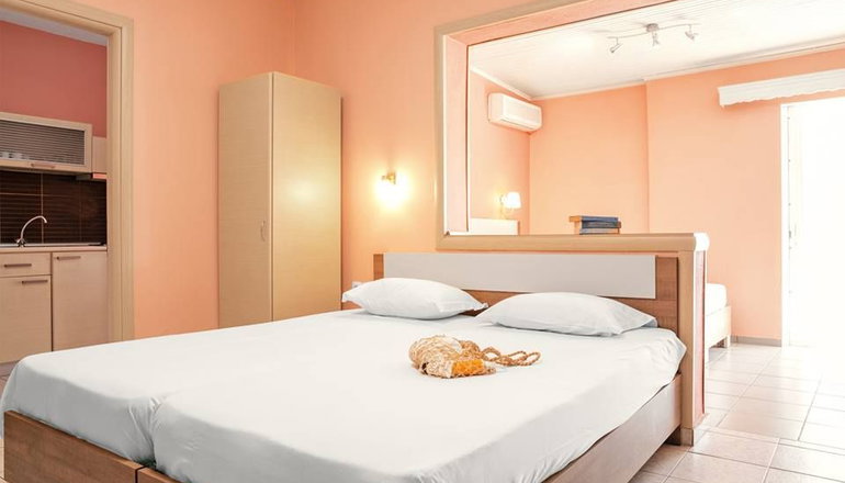 Ouzas Luxury Hotel