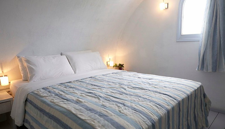 Orizontes Hotel & Villas Santorini
