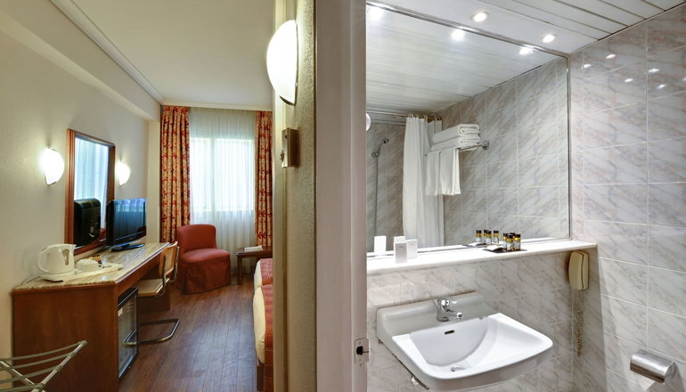 4* Titania Hotel - Αθήνα