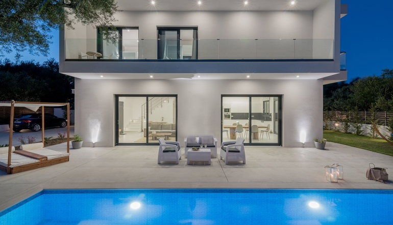 Elia Luxury Villa