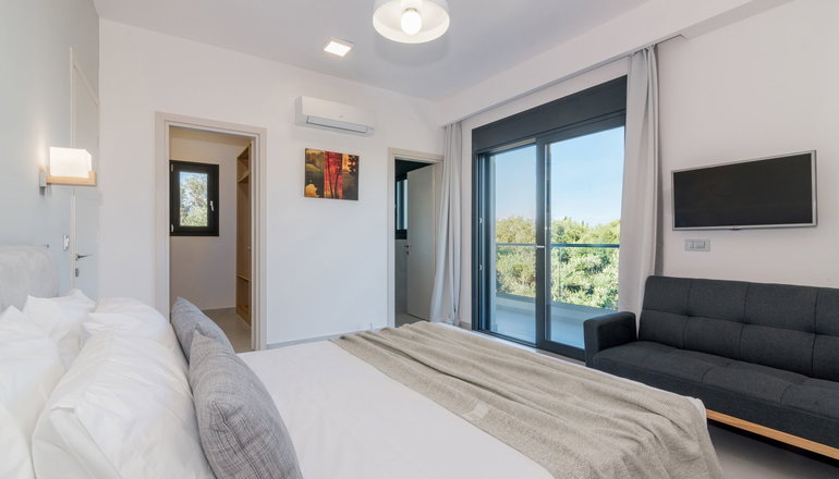 Elia Luxury Villa