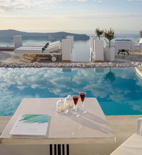 Above Blue Suites - Ημεροβίγλι, Σαντορίνη