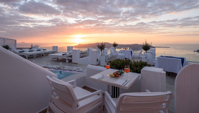 Above Blue Suites - Ημεροβίγλι, Σαντορίνη
