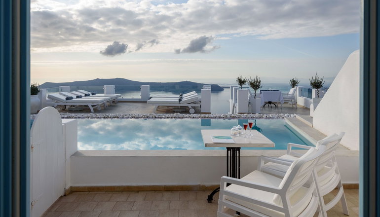 Above Blue Suites - Ημεροβίγλι, Σαντορίνη