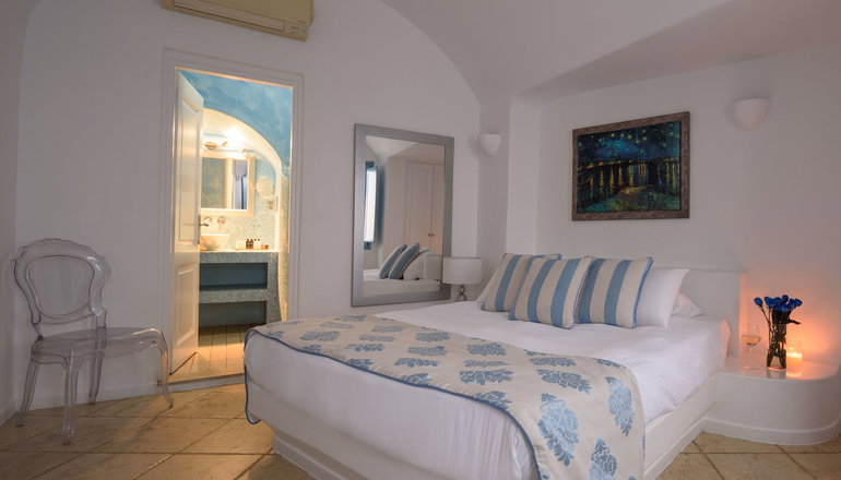 Above Blue Suites - Ημεροβίγλι, Σαντορίνη