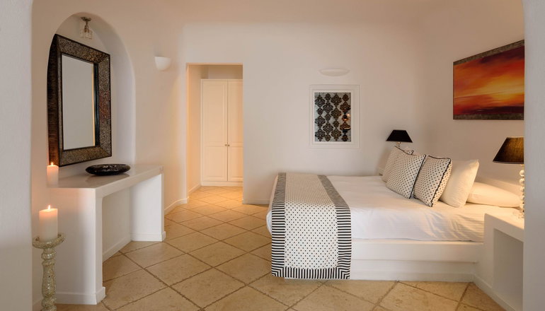 Above Blue Suites - Ημεροβίγλι, Σαντορίνη