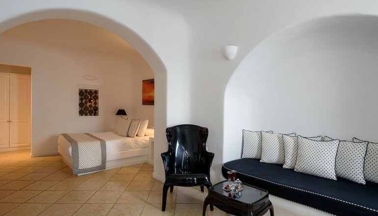 Above Blue Suites - Ημεροβίγλι, Σαντορίνη