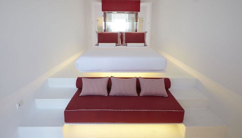 4* Adore