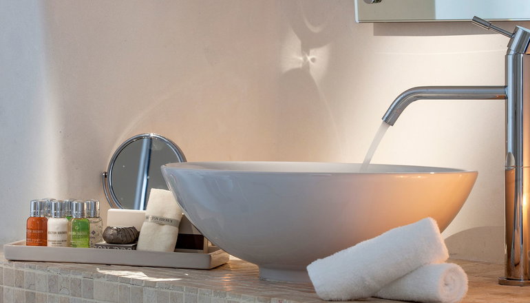 4* Aliko Luxury Suites