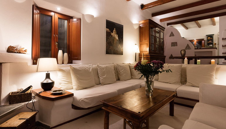 Aquaria Villa Santorini