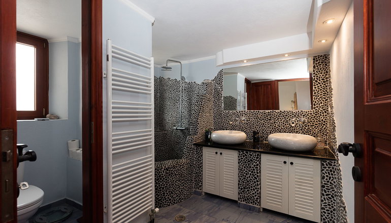 Aquaria Villa Santorini