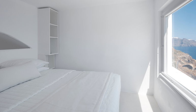 Oia White Cave Villa