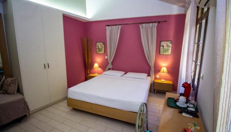 Elia Portou Rooms