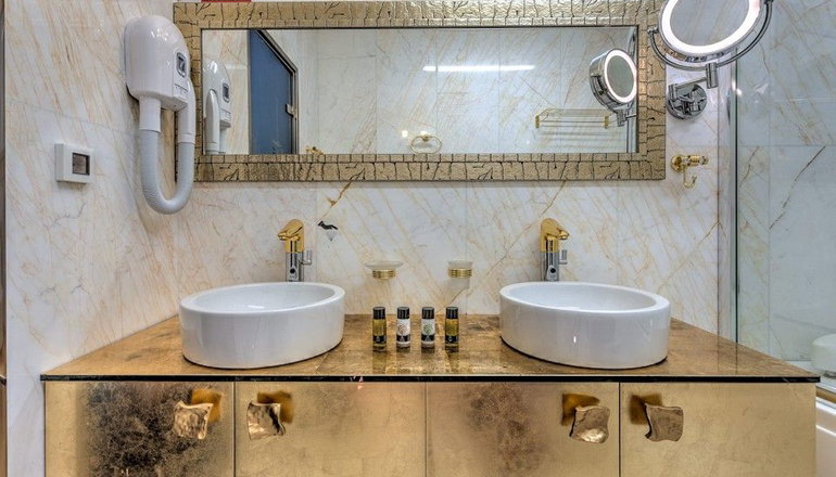 4* Fiscardonna Luxury Suites