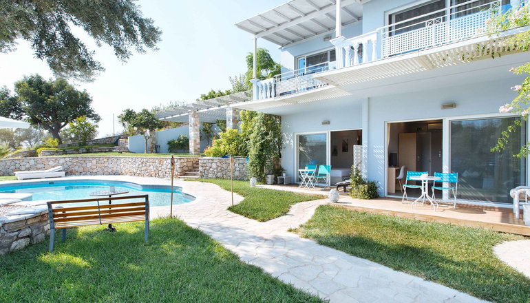 Sunny Place Resort - Δορούφι, Πόρτο Χέλι