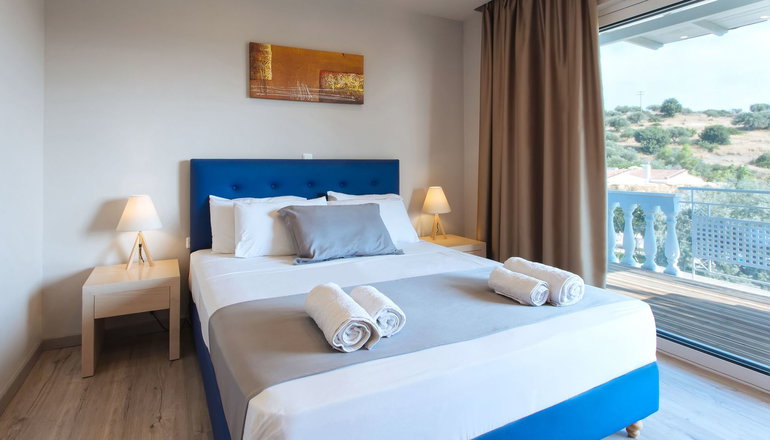 Sunny Place Resort - Δορούφι, Πόρτο Χέλι