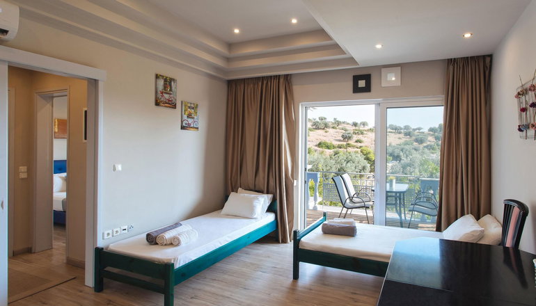 Sunny Place Resort - Δορούφι, Πόρτο Χέλι