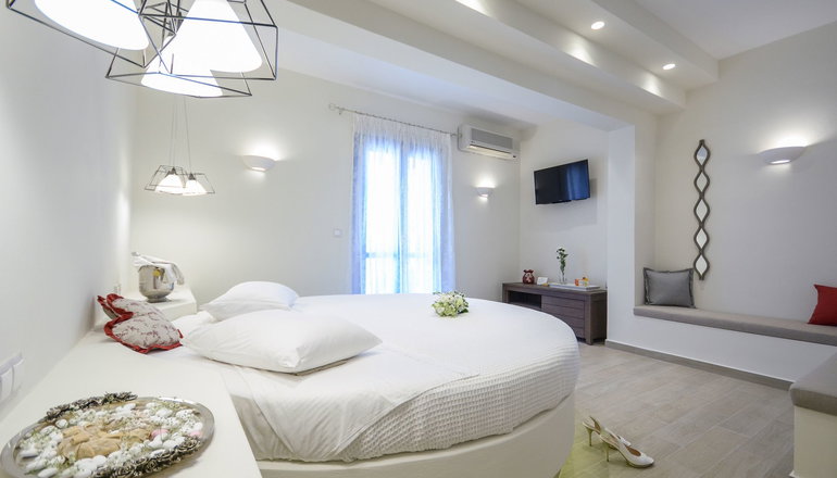 Alkyoni Beach Hotel
