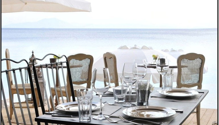 6 Keys Hotel