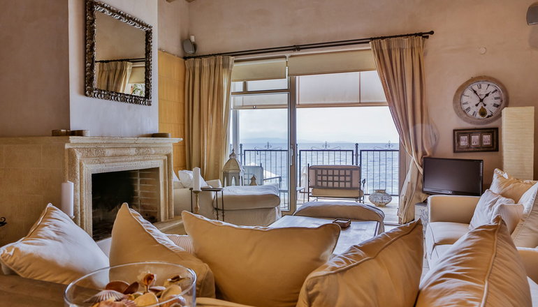 6 Keys Hotel