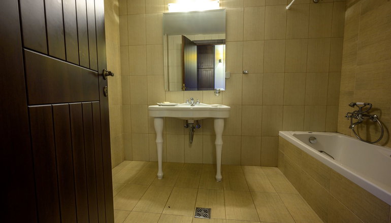 4* Bagia Exclusive