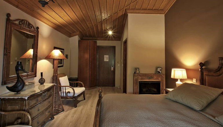 4* Skamnos Boutique Hotel