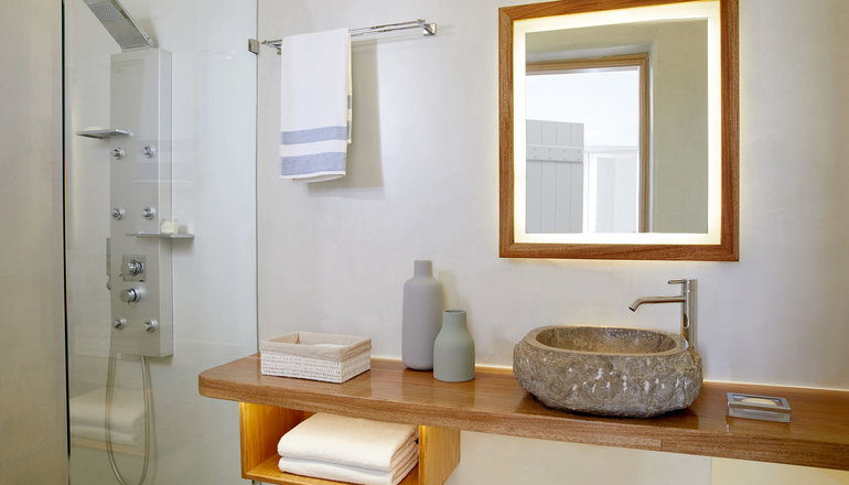 La Perla Villas & Suites