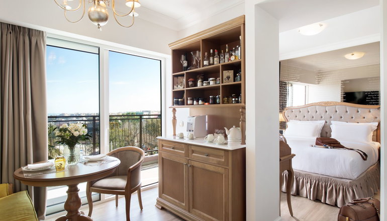 5* Legacy Gastro Suites