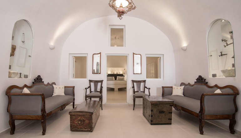Dimitrios Cave House