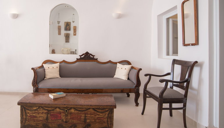 Dimitrios Cave House