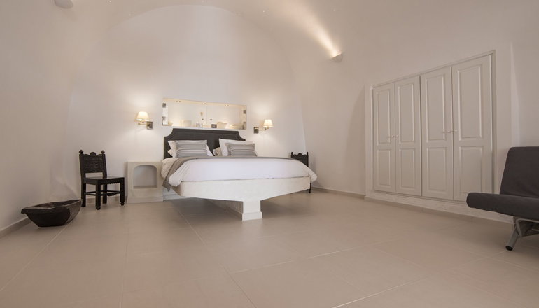 Dimitrios Cave House