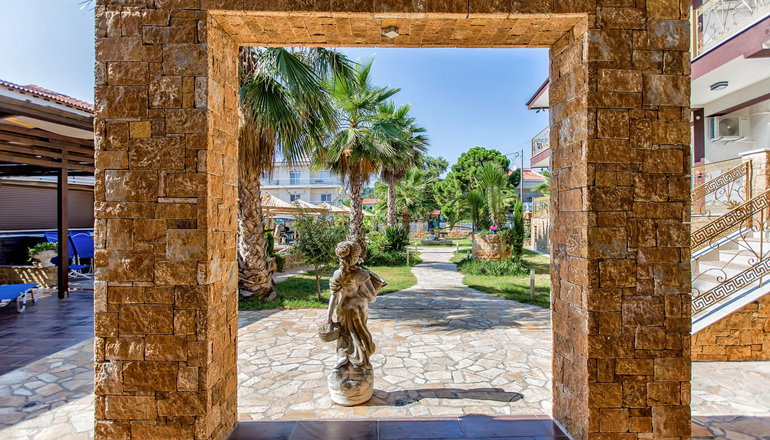 Greek Pride Hotel & Apartments