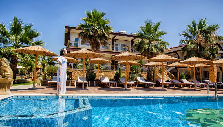 Greek Pride Hotel & Apartments